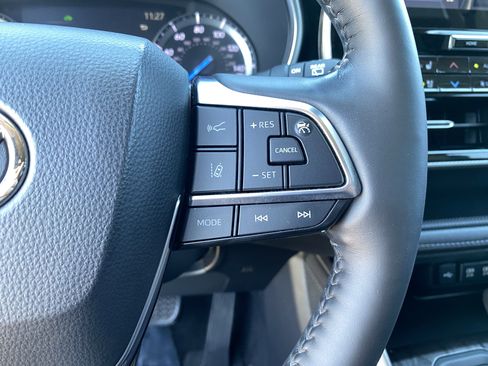 Used 2020 Toyota Highlander Limited Platinum image 28