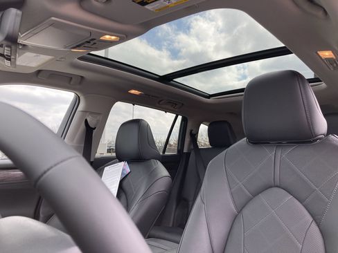 Certified 2026 Toyota Highlander Platinum image 16