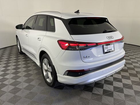 Certified 2024 Audi Q4 e-tron Prestige image 5