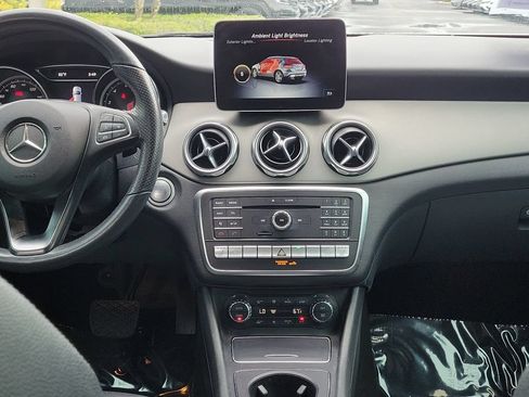 Used 2019 Mercedes-Benz GLA 250 4MATIC image 17