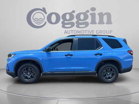 Certified 2024 Honda Pilot TrailSport image 2