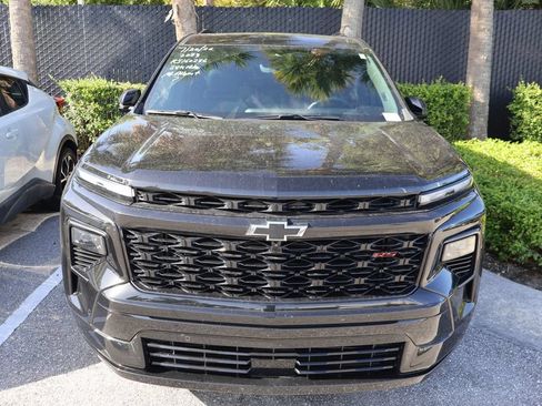 Used 2024 Chevrolet Traverse RS FWD image 5