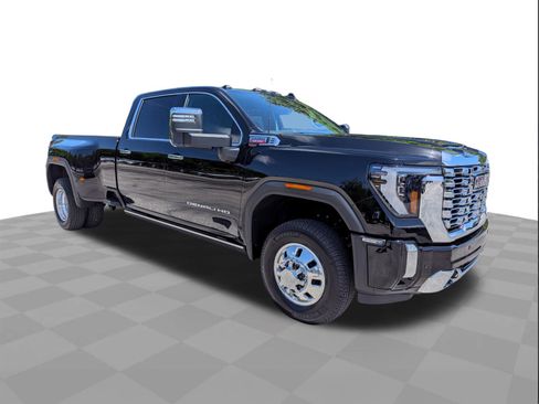 New 2026 GMC Sierra 3500 Denali image 2