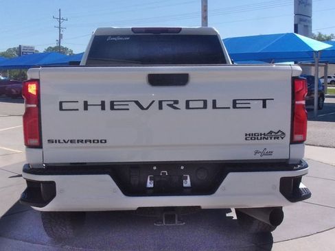 Used 2025 Chevrolet Silverado 2500 High Country w/ Technology Package AWD/4WD image 20