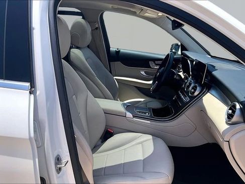 Used 2022 Mercedes-Benz GLC 300 4MATIC image 7