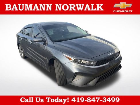 Used 2024 Kia Forte LXS w/ LXS Technology Package FWD image 1