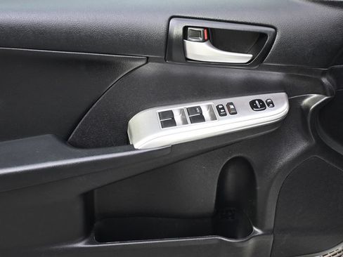 Used 2014 Toyota Camry SE w/ Fleet Convenience Package FWD image 22