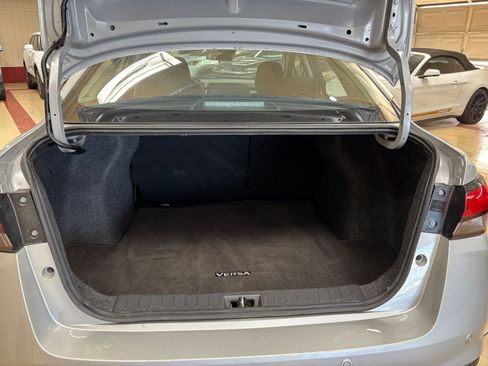 Used 2025 Nissan Versa SV FWD image 29