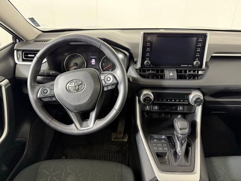 Used 2019 Toyota RAV4 XLE image 4