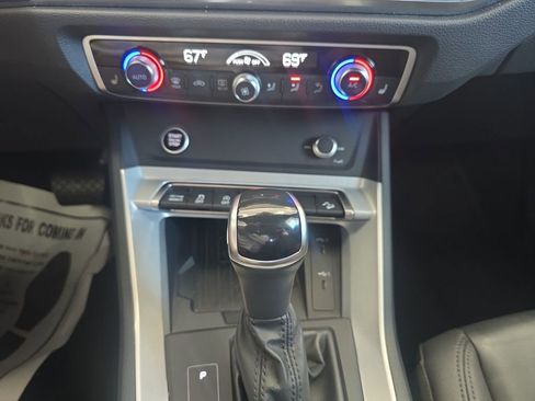 Used 2024 Audi Q3 2.0T Premium image 15