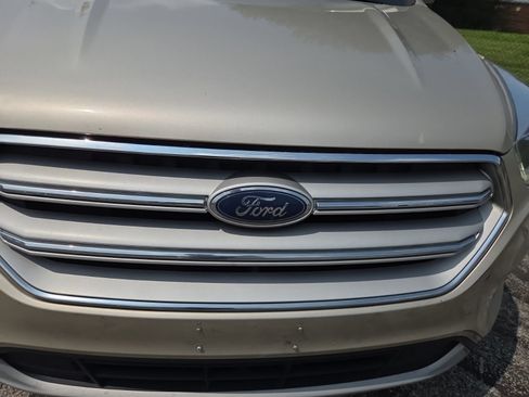 Used 2018 Ford Escape SEL FWD image 7