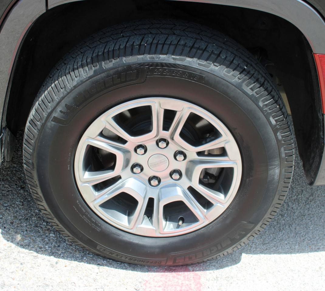 Used 2022 Jeep Wagoneer Series I AWD/4WD image 8
