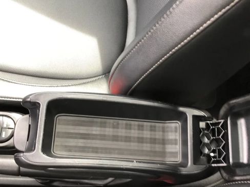 Used 2019 MINI Cooper 2-Door Hardtop image 31