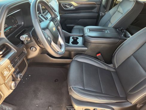 Used 2022 Chevrolet Suburban Premier image 13