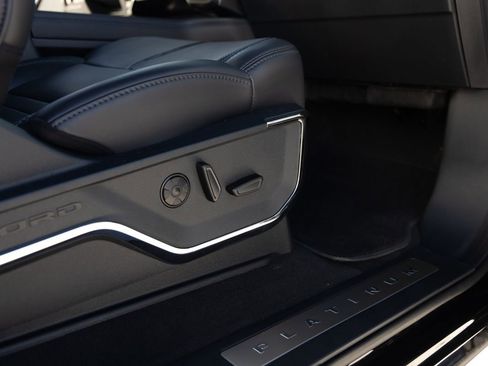 Used 2025 Ford F350 Platinum image 37