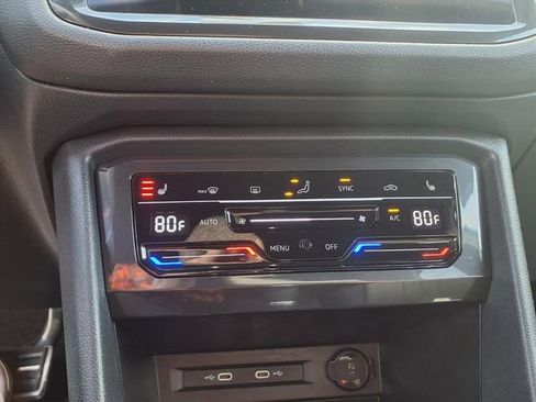 Used 2023 Volkswagen Tiguan SE R-Line image 70