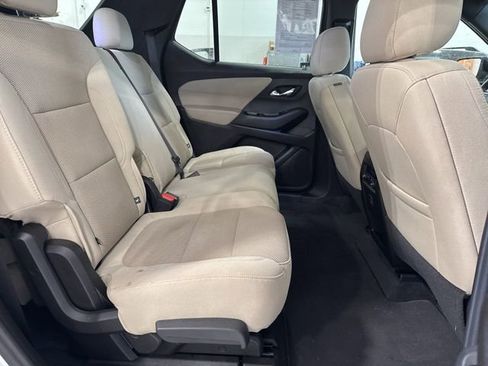 Used 2023 Chevrolet Traverse LS image 25