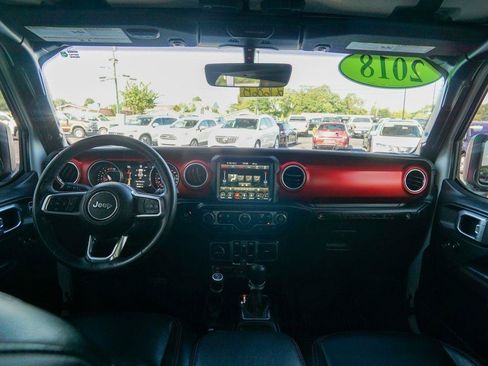 Used 2018 Jeep Wrangler Unlimited Rubicon w/ Dual Top Group AWD/4WD image 16
