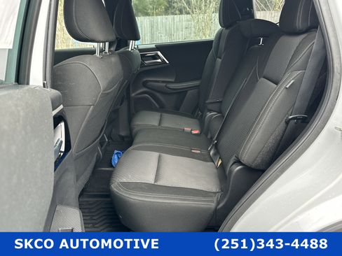 Used 2023 Mitsubishi Outlander ES image 14