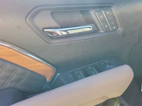 New 2026 GMC Canyon Denali image 11