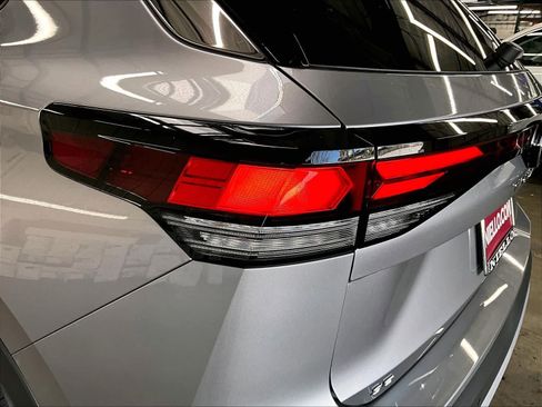 New 2026 Volkswagen Tiguan SE image 25