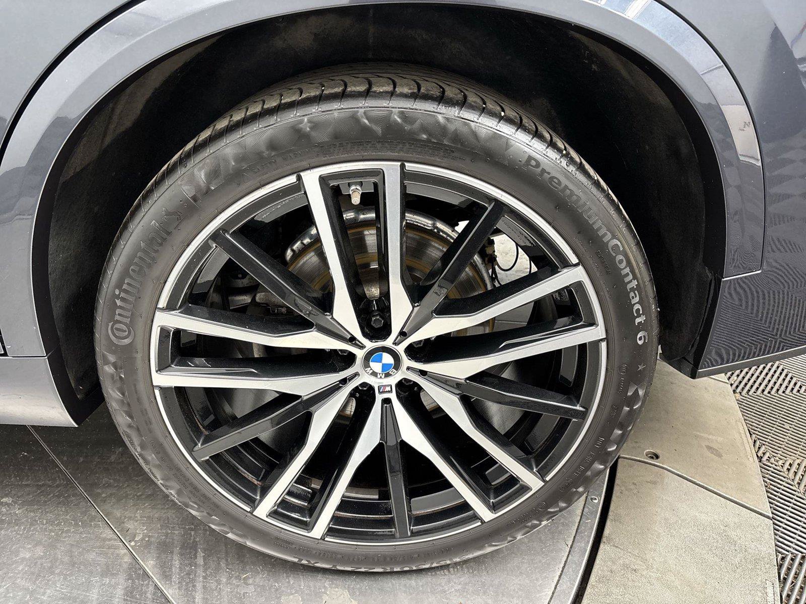 Used 2021 BMW X5 xDrive40i w/ M Sport Package AWD/4WD image 27