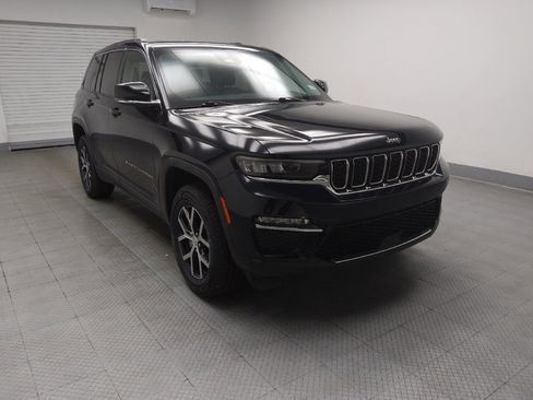 Used 2023 Jeep Grand Cherokee Limited AWD/4WD image 13