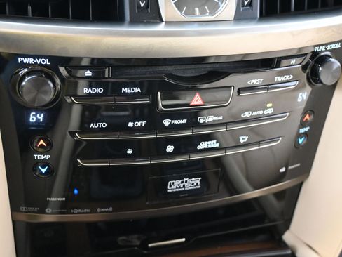 Used 2019 Lexus LX 570 4WD image 18