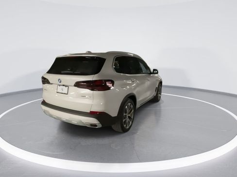 New 2026 BMW X5 xDrive50e w/ Premium Package image 7