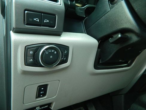 Used 2021 Ford F250 XLT w/ XLT Value Package AWD/4WD image 18