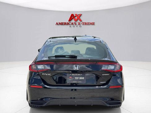 Used 2025 Honda Civic Sport image 5