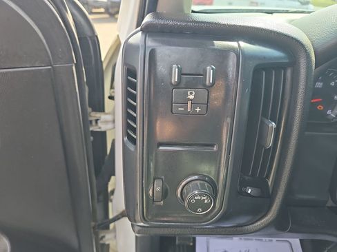 Used 2016 Chevrolet Silverado 2500 W/T w/ Snow Plow Prep Package AWD/4WD image 17