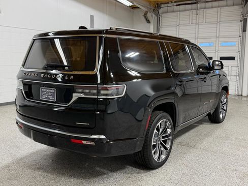 Used 2022 Jeep Grand Wagoneer Series III w/ Rear Seat Video Group 1 image 4