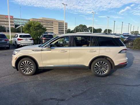 Certified 2024 Lincoln Aviator AWD w/ Premium Package image 4