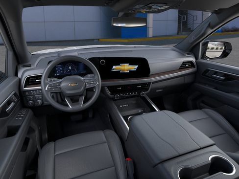 New 2026 Chevrolet Suburban LT w/ Comfort Package AWD/4WD image 29