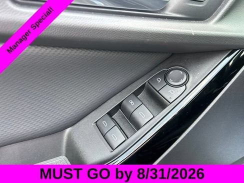 Used 2025 Chevrolet Equinox LT w/ Safety and Technology Package FWD image 13