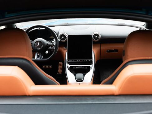 Used 2024 Mercedes-Benz AMG GT 63 image 10