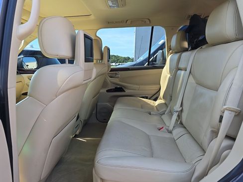Used 2014 Lexus LX 570 4WD image 20