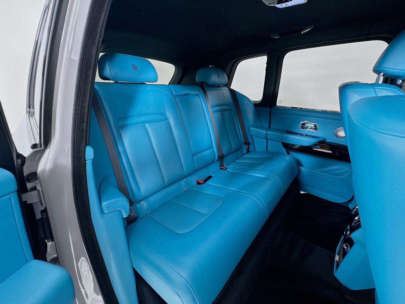 Certified 2022 Rolls-Royce Cullinan w/ Dark Exterior Package AWD/4WD image 27