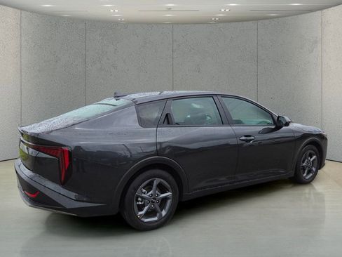 Used 2025 Kia K4 FWD image 3