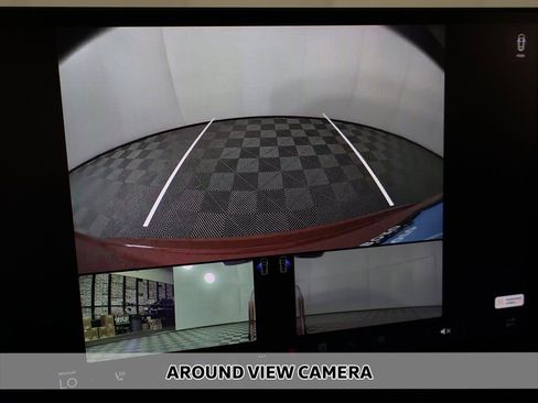 Used 2021 Tesla Model S Plaid image 7