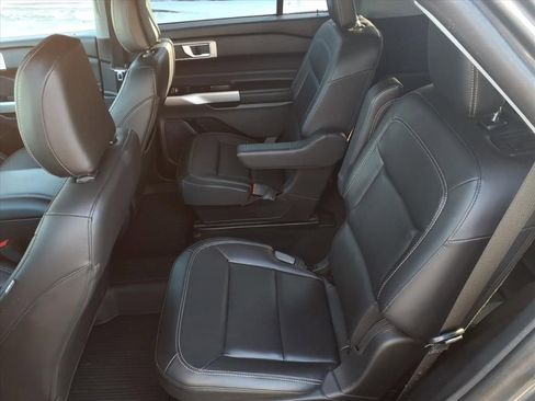 Certified 2023 Ford Explorer XLT w/ Equipment Group 202A image 29