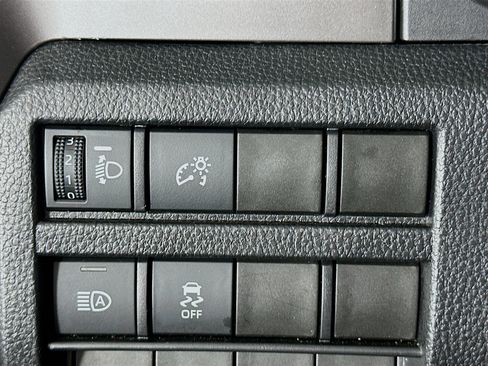 Used 2025 Toyota Tacoma TRD Off-Road image 17