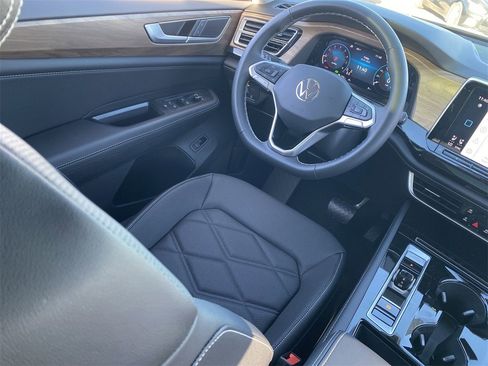 New 2026 Volkswagen Atlas SE image 10