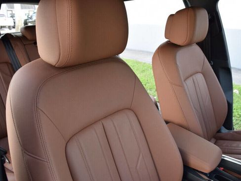 Used 2022 Audi e-tron Premium image 52