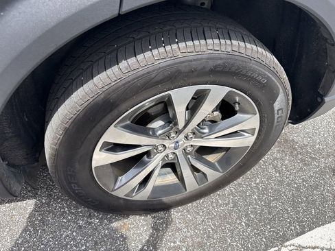 Used 2020 Ford Explorer Platinum w/ Premium Technology Package image 9