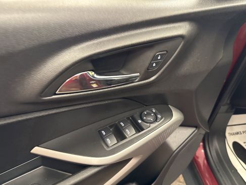 Used 2024 Chevrolet Trax RS FWD image 27