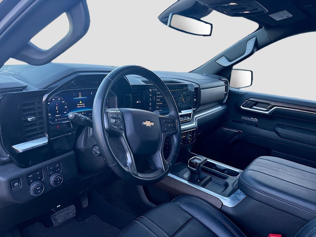 Used 2024 Chevrolet Silverado 1500 High Country AWD/4WD image 9