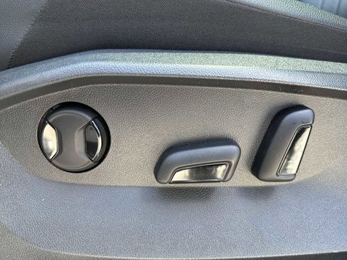 Certified 2023 Volkswagen Tiguan SE R-Line FWD image 15