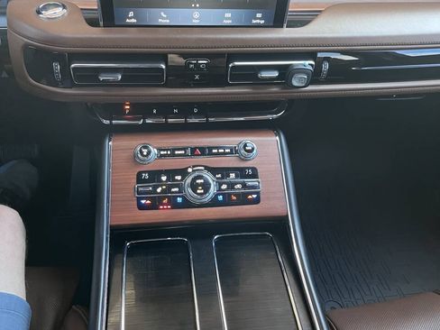 Used 2020 Lincoln Aviator Reserve w/ Equipment Group 202A AWD/4WD image 11
